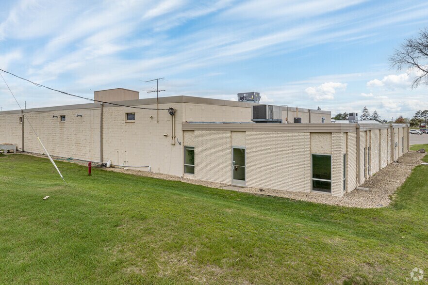 7800 County Road 101 E, Shakopee, MN à louer - Photo de l’immeuble – Image 2 sur 7