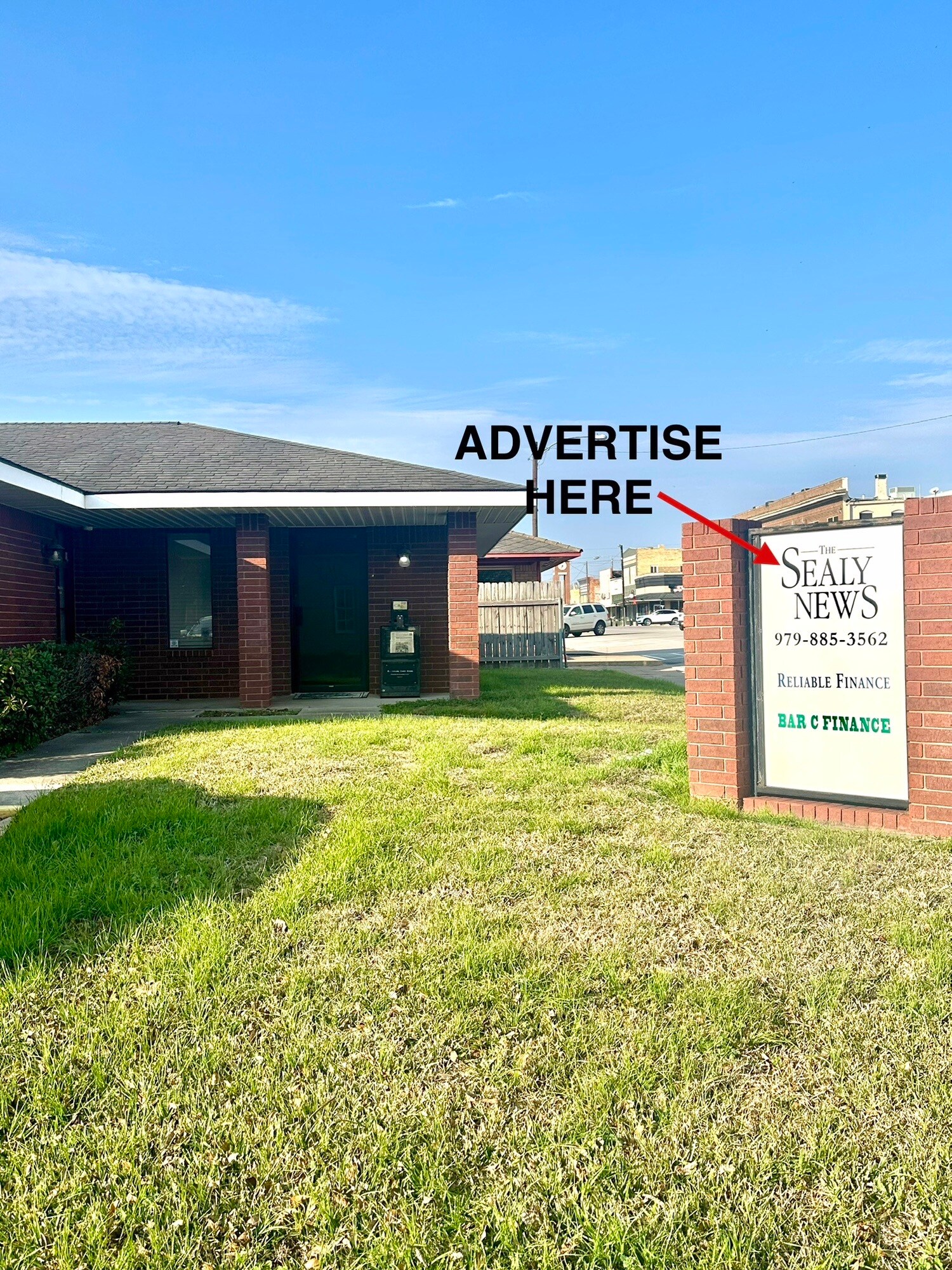 327 Fowlkes St, Sealy, TX à louer Photo principale– Image 1 sur 13