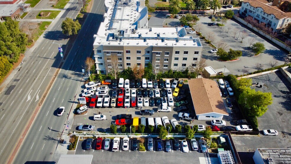 680 W El Camino Real, Sunnyvale, CA à louer - Aérien – Image 2 sur 5