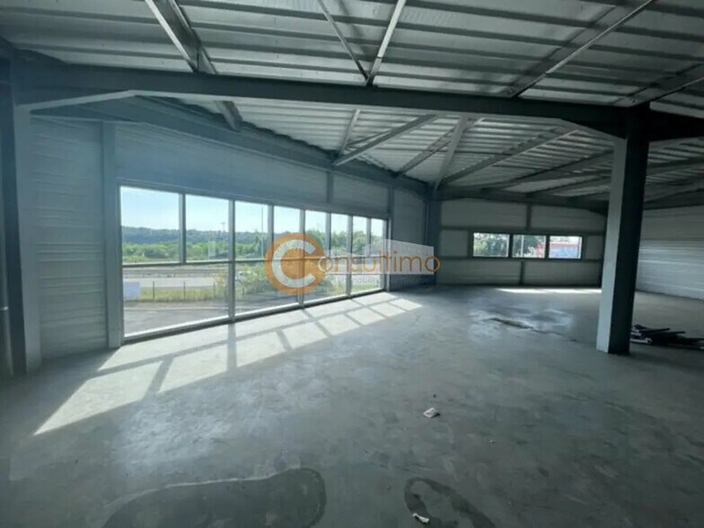 Local d'activités dans Poitiers à vendre - Photo de l’immeuble – Image 3 sur 13