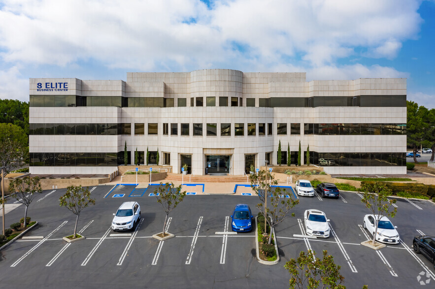 8 Corporate Park, Irvine, CA à louer - Photo de l’immeuble – Image 3 sur 12