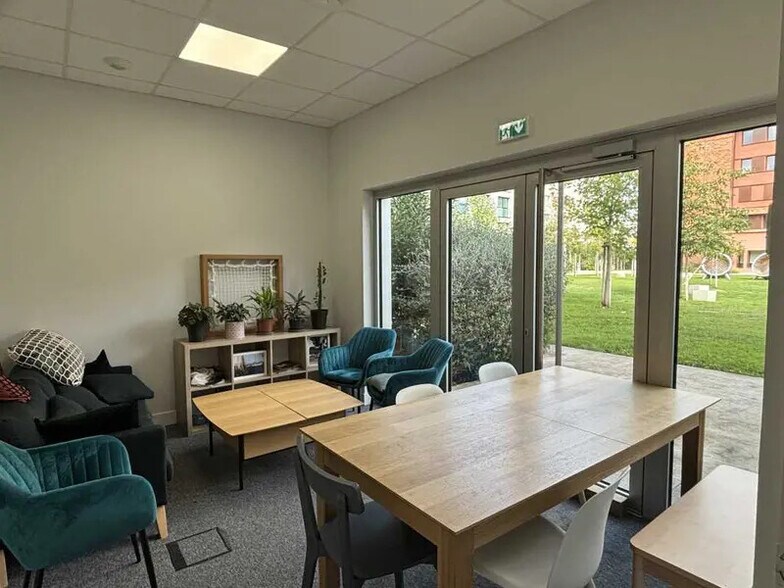 Bureau dans Bordeaux à louer - Photo de l’immeuble – Image 3 sur 8