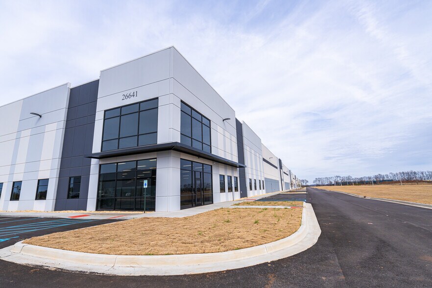 Distribution Blvd. NW, Madison, AL à vendre - Photo de l’immeuble – Image 3 sur 3