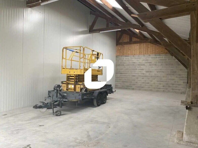 Local d’activités dans Livilliers à louer - Photo intérieure – Image 3 sur 11