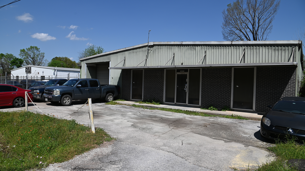 16410 Lee Rd, Humble, TX à vendre - Photo de l’immeuble – Image 3 sur 4