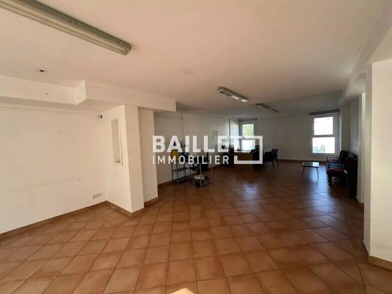 Bureau dans Antibes à louer - Photo de l’immeuble – Image 3 sur 21