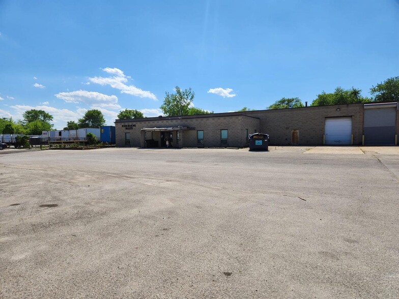 16132-16140 Clinton St, Harvey, IL à louer - Photo de l’immeuble – Image 3 sur 30