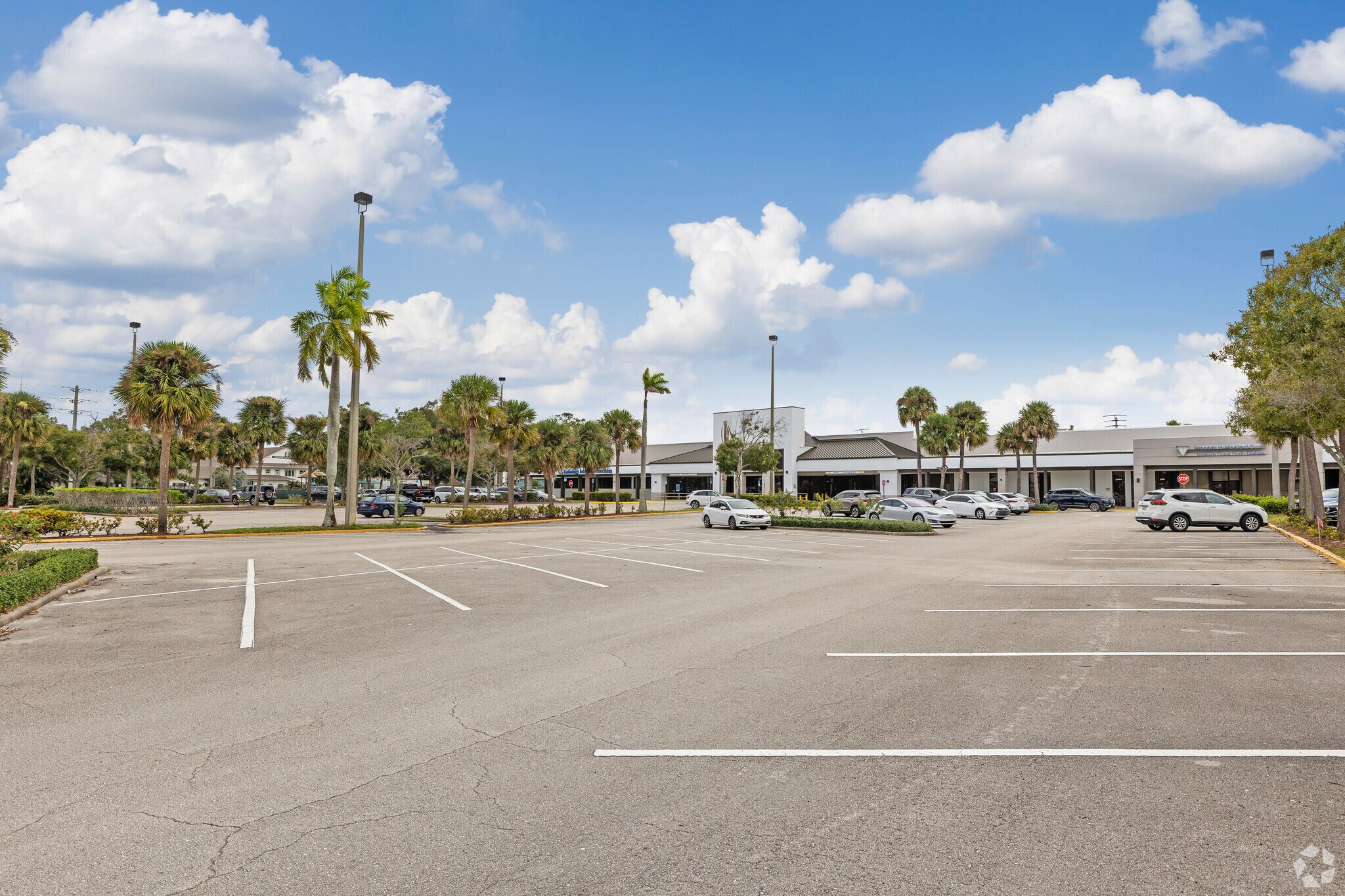 2300-2398 SE Ocean Blvd, Stuart, FL à louer Photo de l’immeuble– Image 1 sur 4