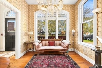 3 Memorial Blvd, Newport, RI à louer Photo intérieure– Image 2 sur 15