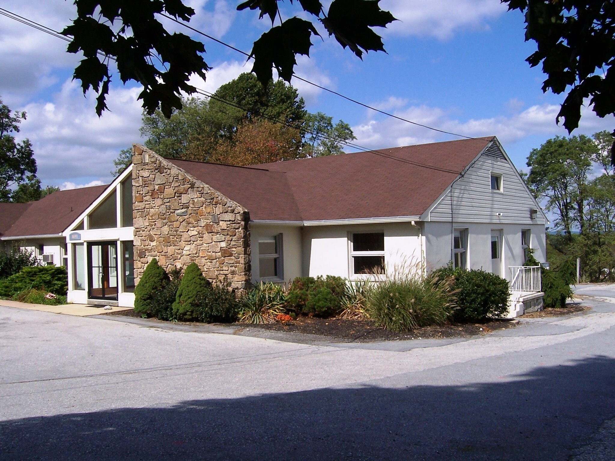 1691 Horse Shoe Pike, Glenmoore, PA à louer Photo de l’immeuble– Image 1 sur 7