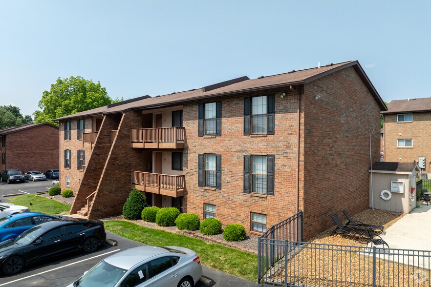 1151 Roger Ave, Swansea, IL à vendre - Photo de l’immeuble – Image 2 sur 18