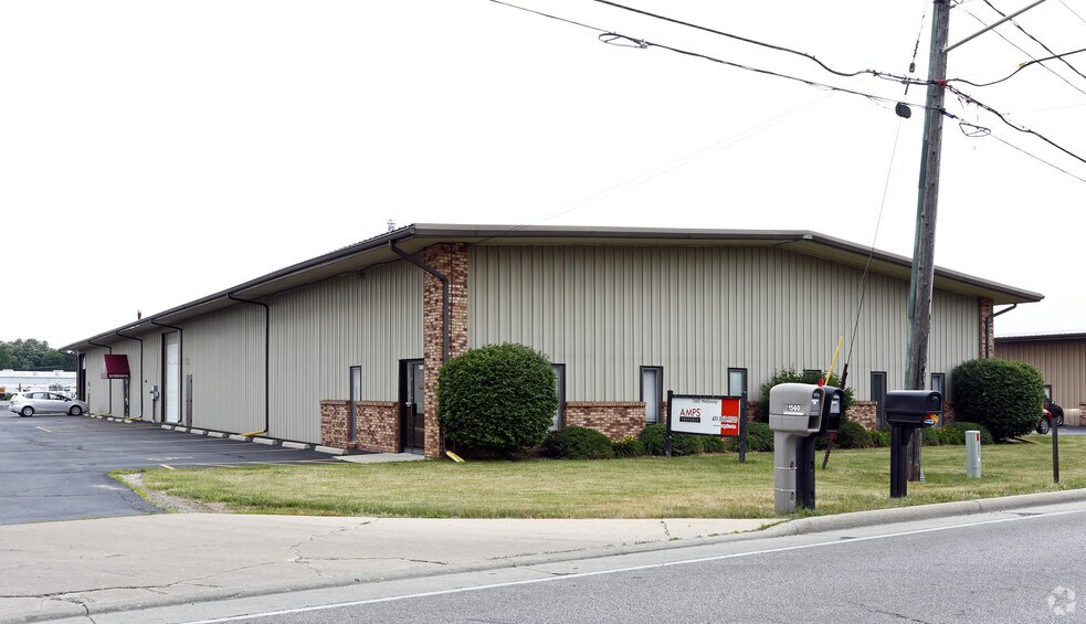 1560 Holloway Rd, Holland, OH à louer - Photo de l’immeuble – Image 2 sur 4