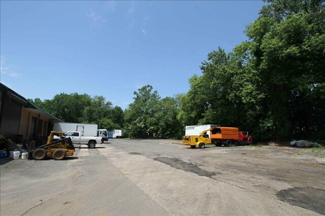 270 Oak Tree Rd, Tappan, NY à louer - Photo de l’immeuble – Image 3 sur 8