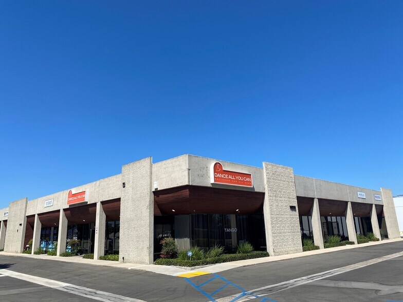 10725 Ellis Ave, Fountain Valley, CA à louer - Photo principale – Image 1 sur 4