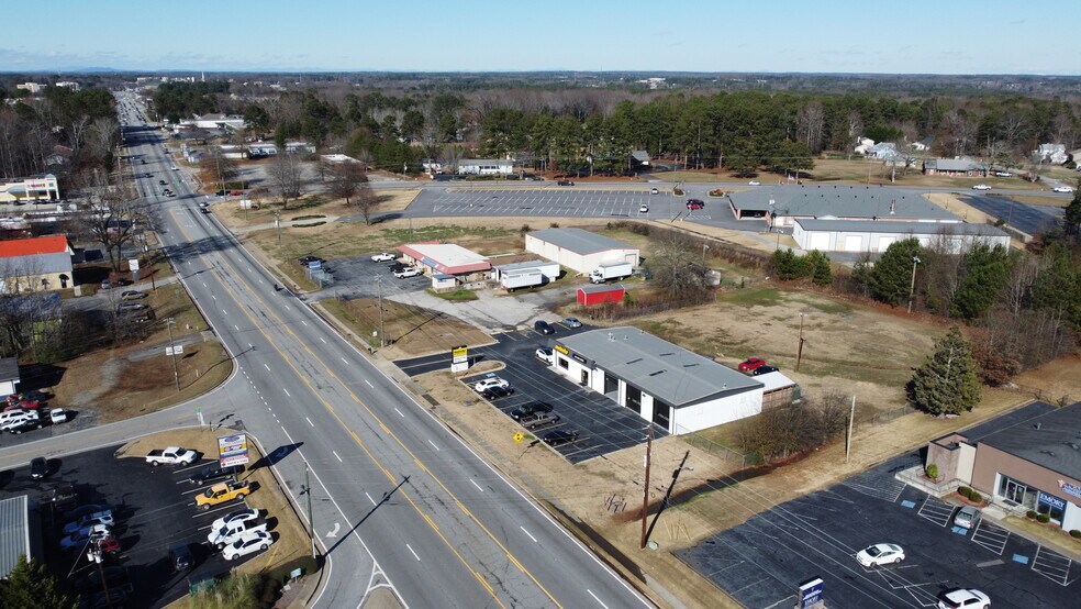 686 Grayson Hwy, Lawrenceville, GA à louer - Photo de l’immeuble – Image 3 sur 12