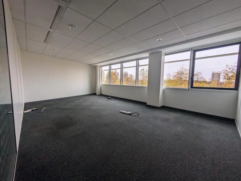 Bureau dans Hérouville-Saint-Clair à louer - Photo de l’immeuble – Image 2 sur 7