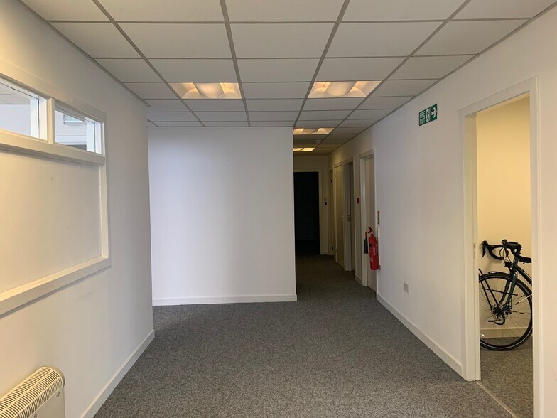 100 Borron St, Glasgow à louer - Photo de l’immeuble – Image 3 sur 22