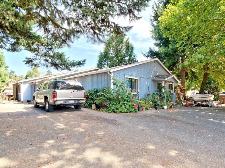 201 E 36th St, Tacoma, WA à vendre - Photo de l’immeuble – Image 2 sur 17