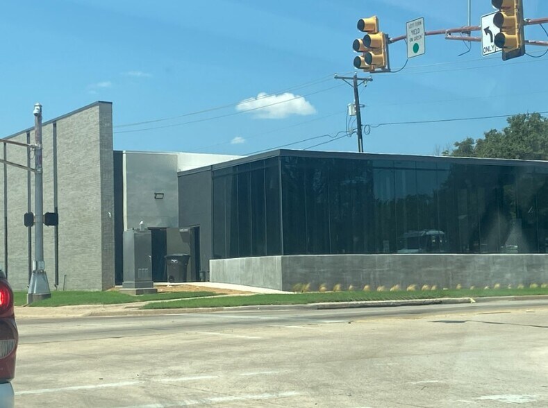 5701 Birchman Ave, Fort Worth, TX à louer - Photo principale – Image 3 sur 4