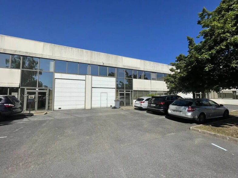 29 Rue Charles Edouard Jeanneret, Poissy à louer - Photo de l’immeuble – Image 1 sur 3