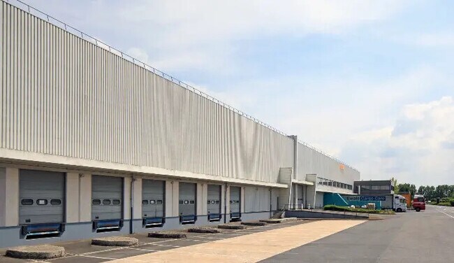 Plus de détails pour Industriel/Logistique à louer