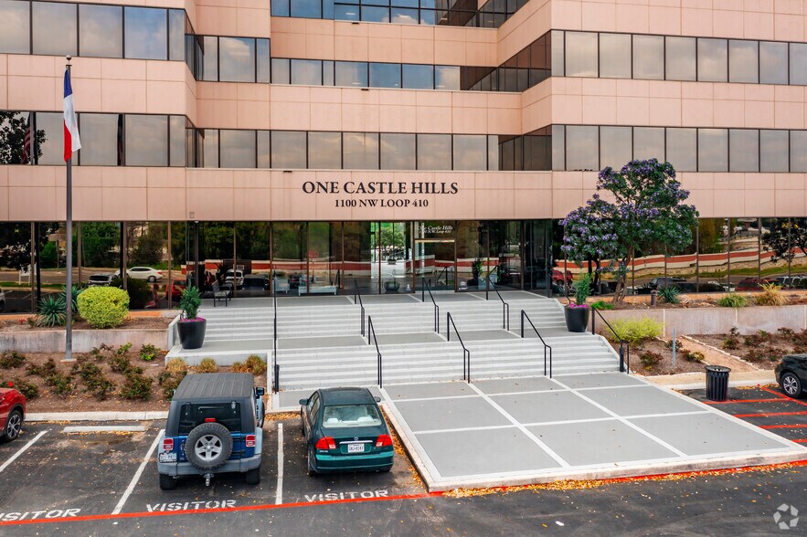 1100 NW Loop 410, San Antonio, TX à louer - Photo de l’immeuble – Image 1 sur 9