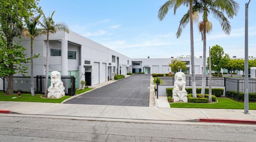 951-983 Meridian Ave, Alhambra, CA à louer - Photo principale – Image 1 sur 4