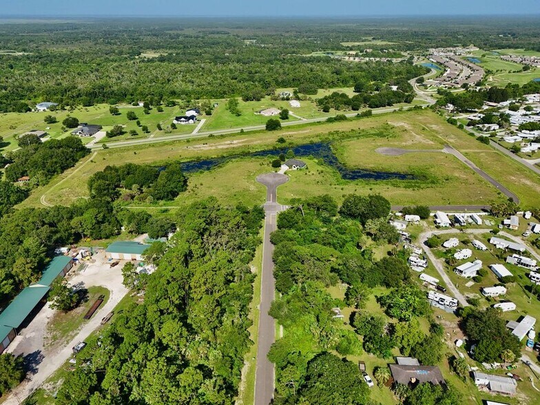 3700 Anglers Ln, Mims, FL à vendre - Photo de l’immeuble – Image 2 sur 8