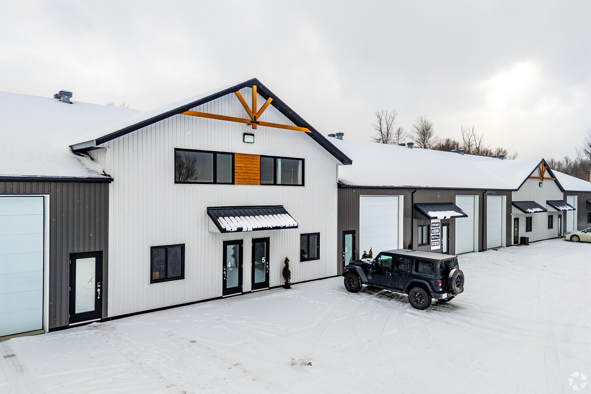 2300 Rue De L'avenir, Dunham, QC à louer Photo principale– Image 1 sur 4