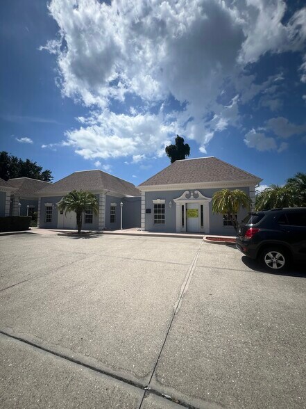 205 Montgomery Ave, Sarasota, FL à vendre - Photo de l’immeuble – Image 1 sur 6