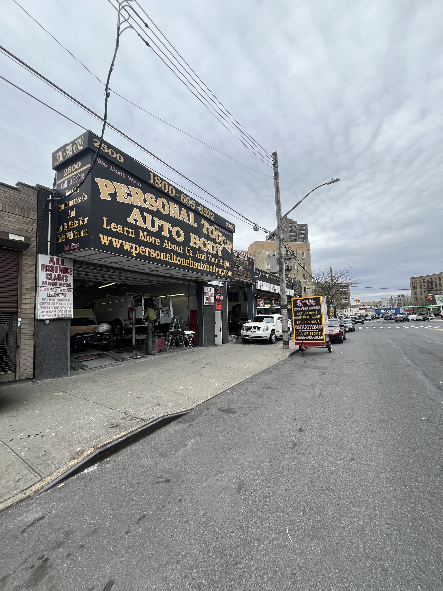 2500 Boston Rd, Bronx, NY à vendre Photo de l’immeuble– Image 1 sur 2