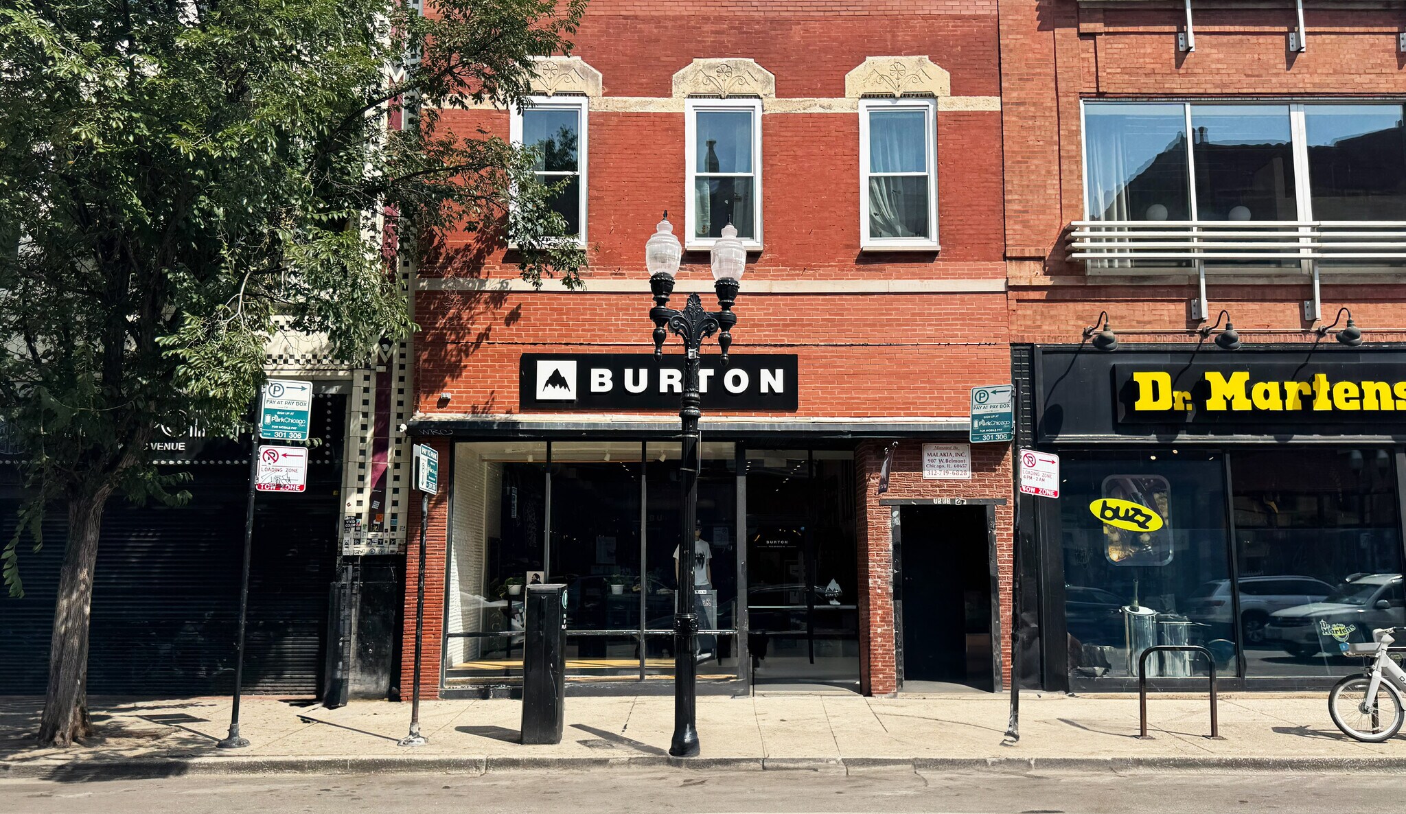 1563 N Milwaukee Ave, Chicago, IL à louer Photo de l’immeuble– Image 1 sur 3