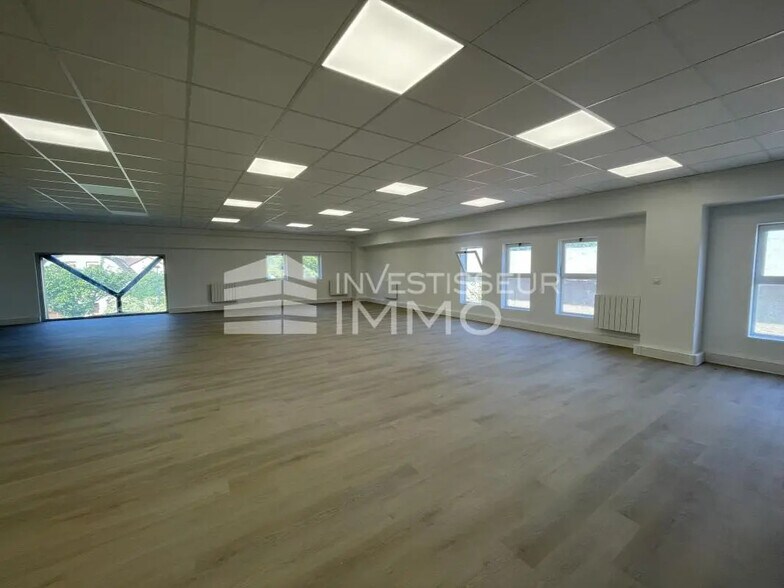 Bureau dans Champigny-sur-Marne à louer - Photo de l’immeuble – Image 1 sur 7
