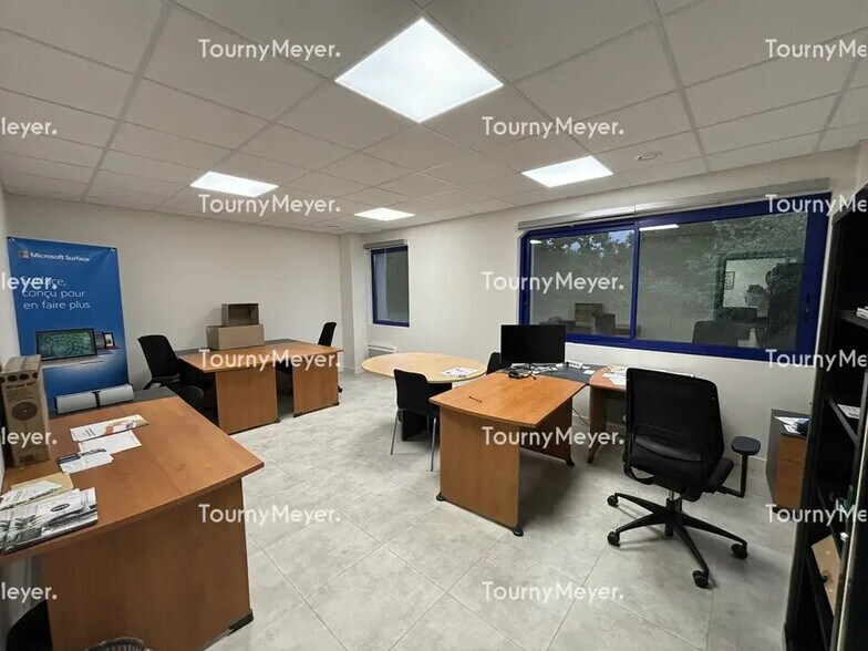 Local d’activités dans Treillières à louer - Photo de l’immeuble – Image 3 sur 6