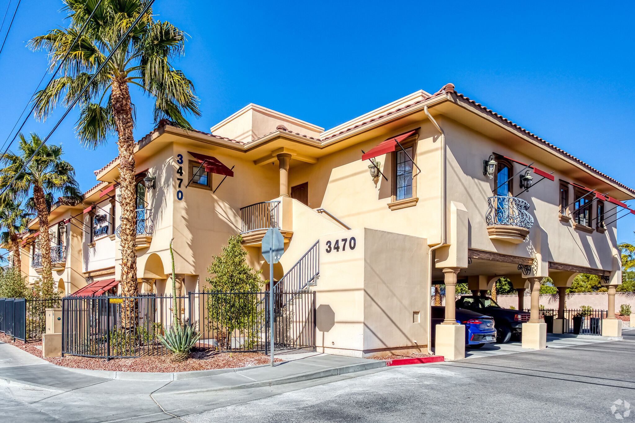 3470 E Russell Rd, Las Vegas, NV à louer Photo principale– Image 1 sur 65