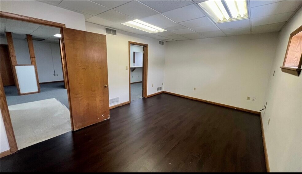 438 Line Ave, Ellwood City, PA à vendre - Photo intérieure – Image 2 sur 12
