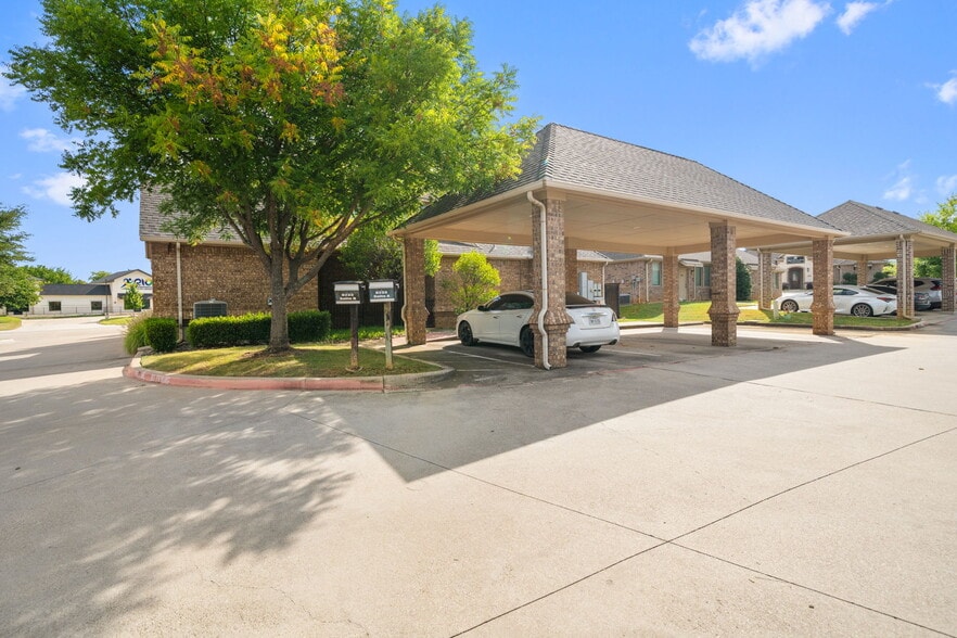 8233 Mid Cities Blvd, North Richland Hills, TX à vendre - Photo de l’immeuble – Image 3 sur 24
