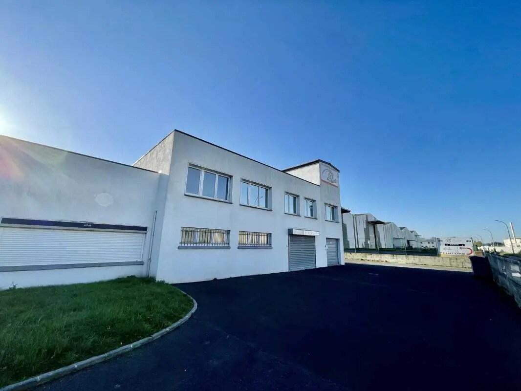 Bureau dans Le Grand-Quevilly à louer Photo de l’immeuble– Image 1 sur 8