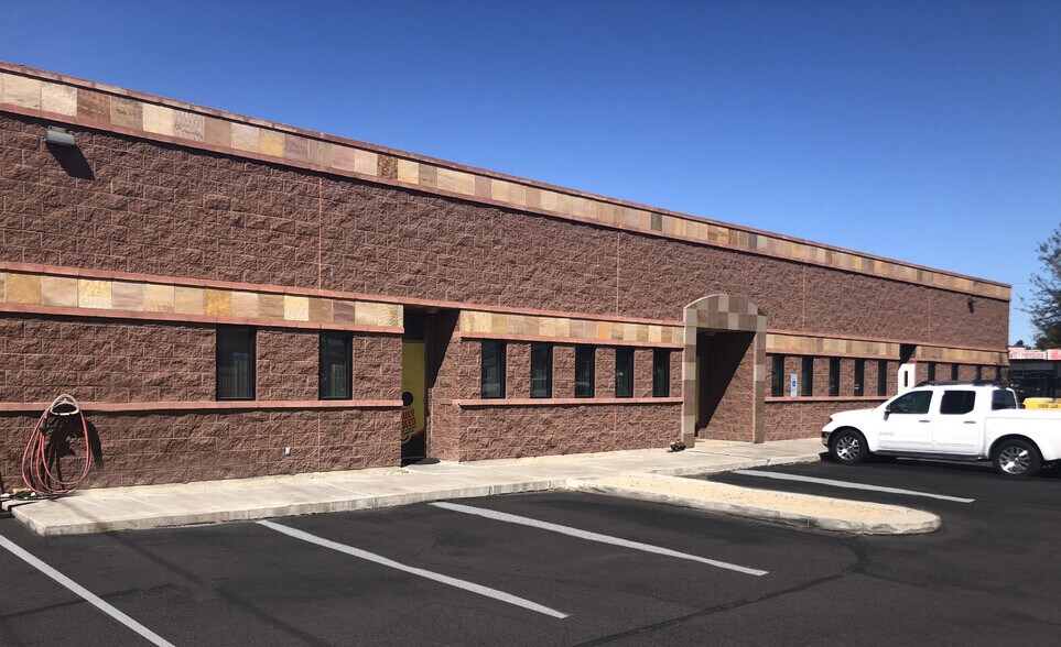 2711 W Indian School Rd, Phoenix, AZ à vendre - Photo de l’immeuble – Image 1 sur 5