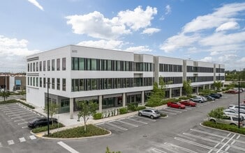 1695 NW 110th Ave, Miami, FL à louer Photo intérieure– Image 1 sur 2