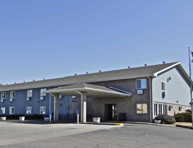 700 W Sioux Ave, Pierre, SD à vendre - Photo de l’immeuble – Image 1 sur 1