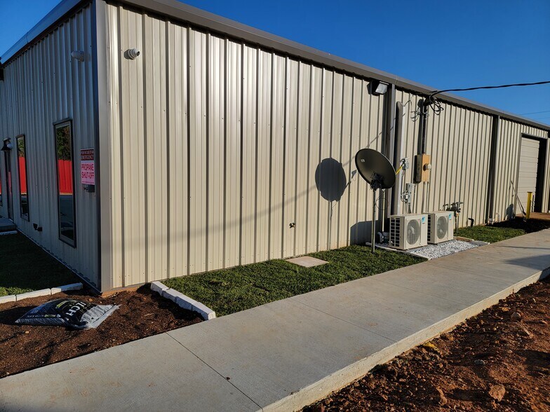 824 W Harrison Rd, Longview, TX à vendre - Photo de l’immeuble – Image 2 sur 22