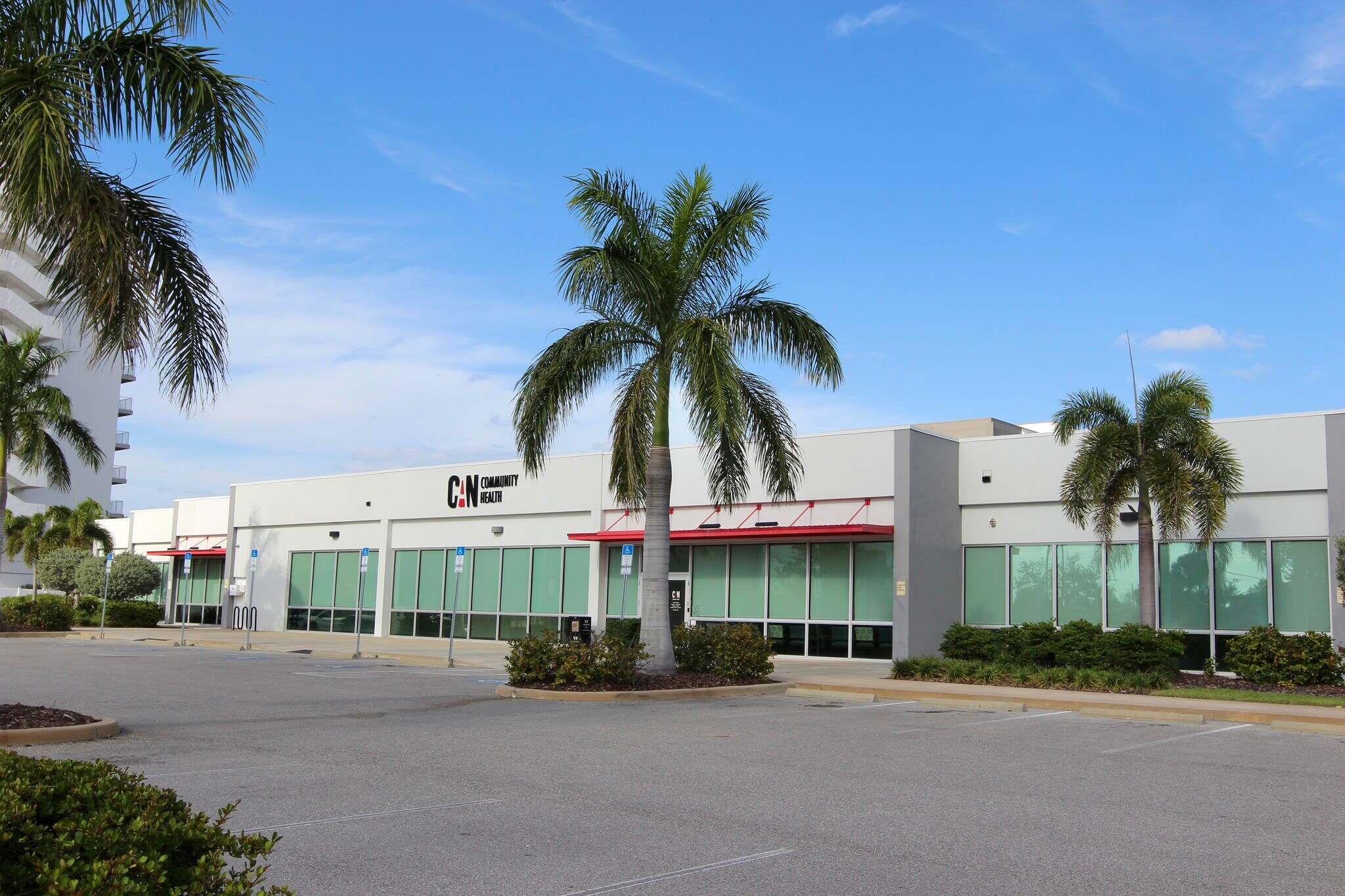 3251 3rd Ave N, Saint Petersburg, FL à louer Photo de l’immeuble– Image 1 sur 12