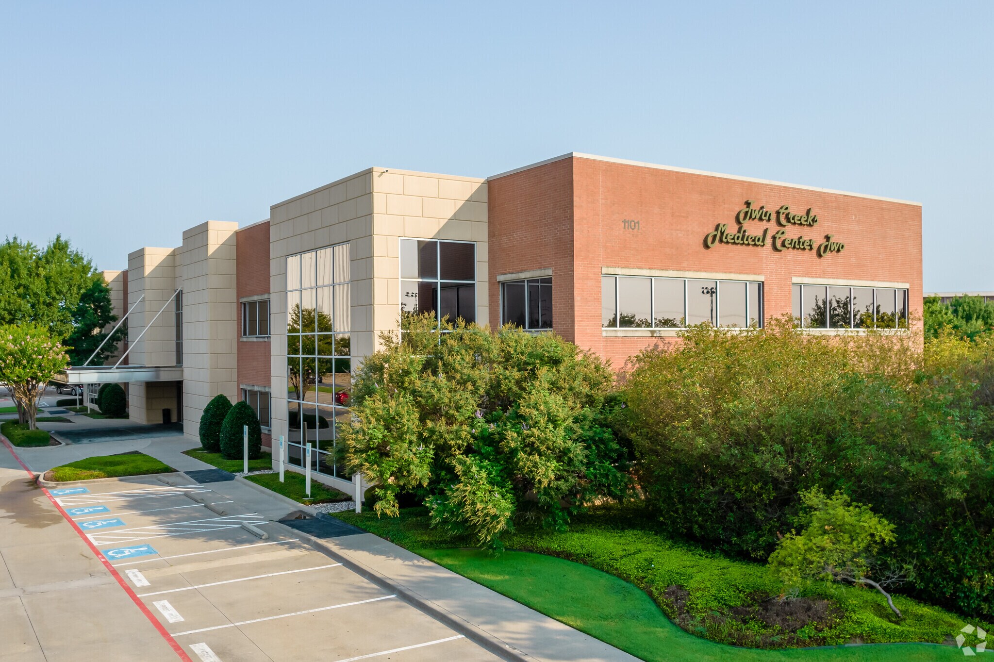 1101 Raintree Cir, Allen, TX à louer Photo principale– Image 1 sur 8