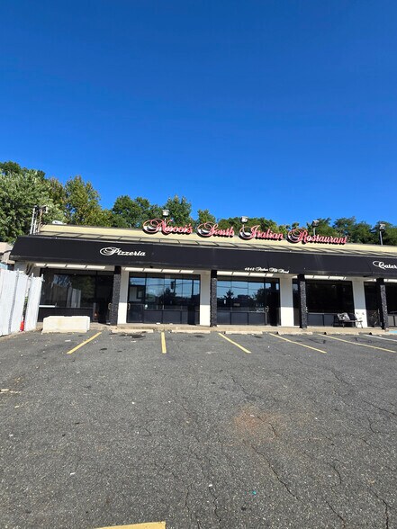 4842 Arthur Kill Rd, Staten Island, NY à louer - Photo de l’immeuble – Image 2 sur 11