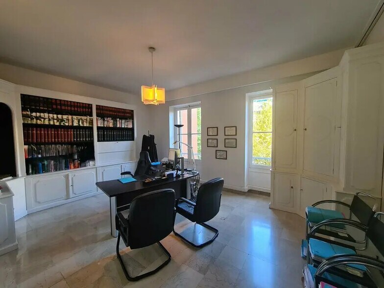 Bureau dans Nice à louer - Photo de l’immeuble – Image 3 sur 11