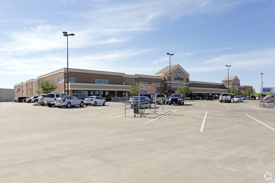Wilshire Blvd, Burleson, TX à louer - Photo principale – Image 3 sur 15
