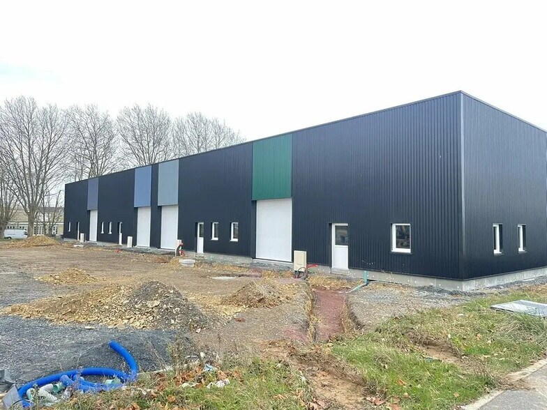 Local d’activités dans Bretteville-sur-Odon à louer - Photo de l’immeuble – Image 2 sur 5