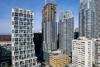 Plus de détails pour 2161 Yonge St, Toronto, ON - Logement à vendre