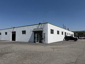 11100 Hindry Ave, Los Angeles, CA à louer Photo intérieure– Image 1 sur 1